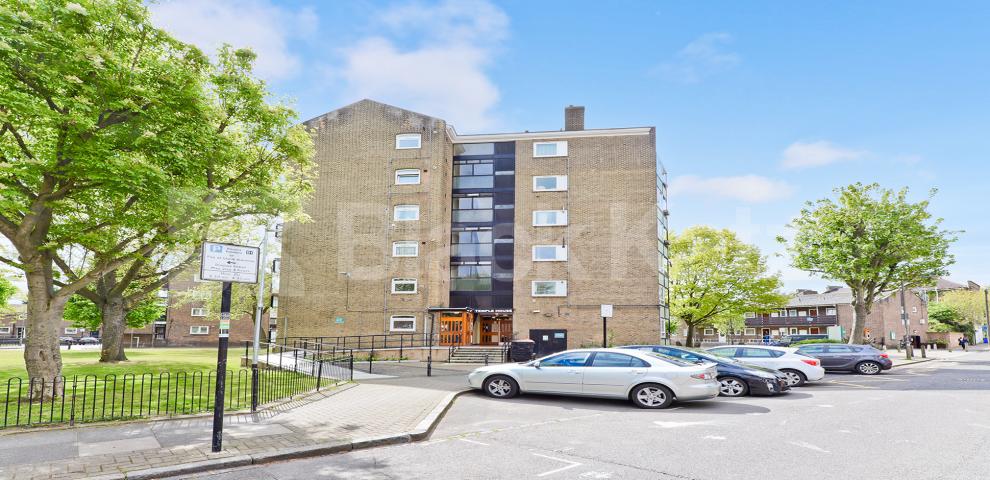 			UNDER OFFER , 1 Bedroom, 1 bath, 1 reception Apartment			 Temple House Este Road, Clapham Junction